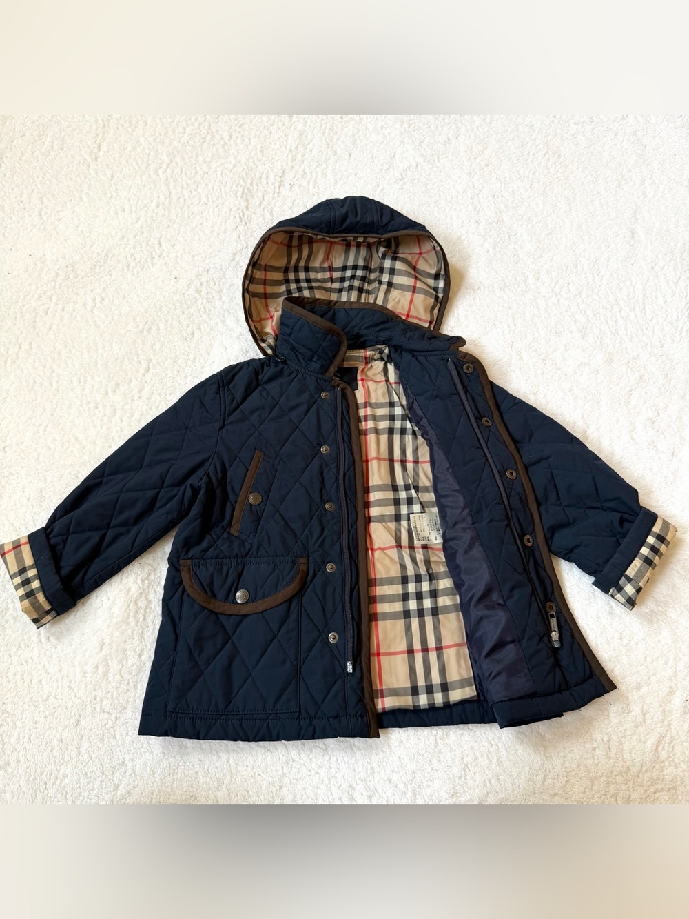 Burberry Quilted Children’s Coat with Detachable Hood in Ink Blue size 5 Boy